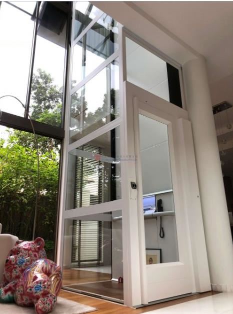 Platformslift med plexiglas lukket førerhus